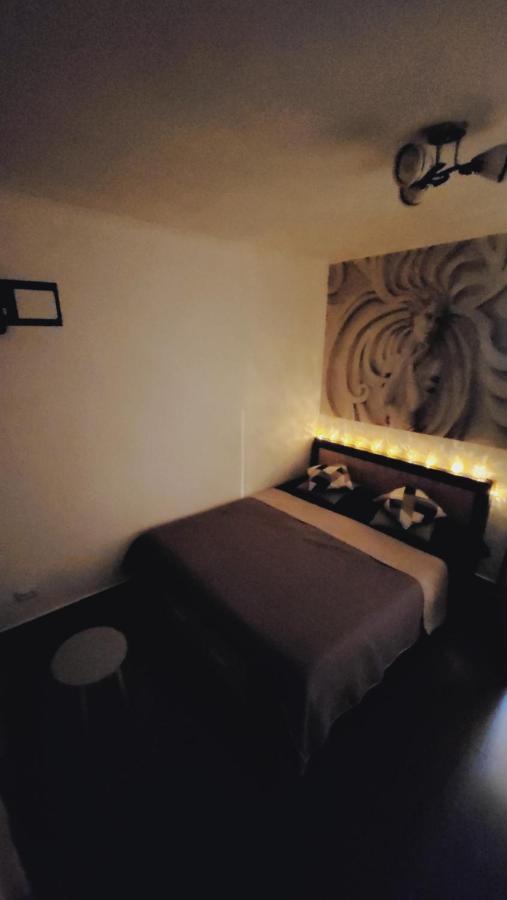 Two Bedroom Aparthotel With Garden View Bukares Bagian luar foto