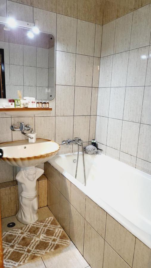 Two Bedroom Aparthotel With Garden View Bukares Bagian luar foto