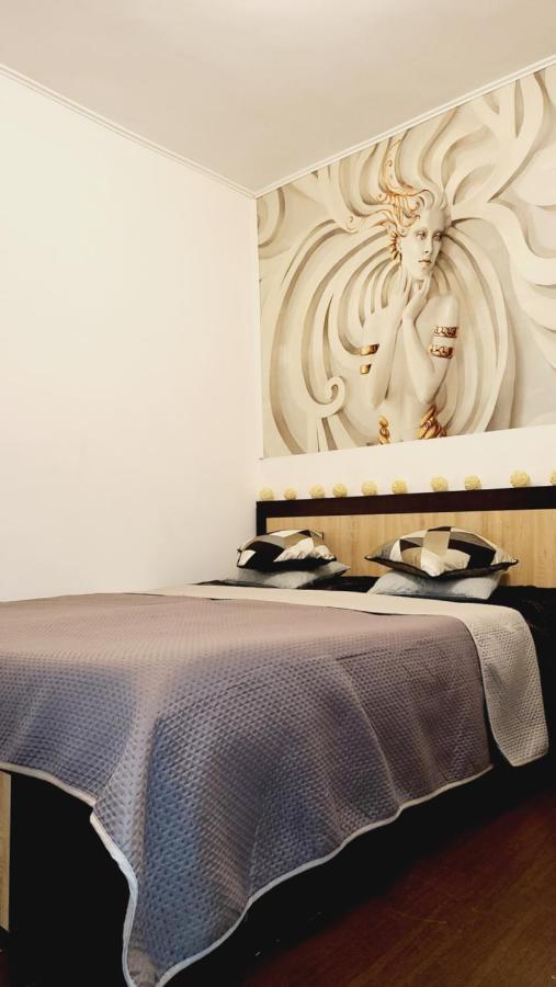 Two Bedroom Aparthotel With Garden View Bukares Bagian luar foto